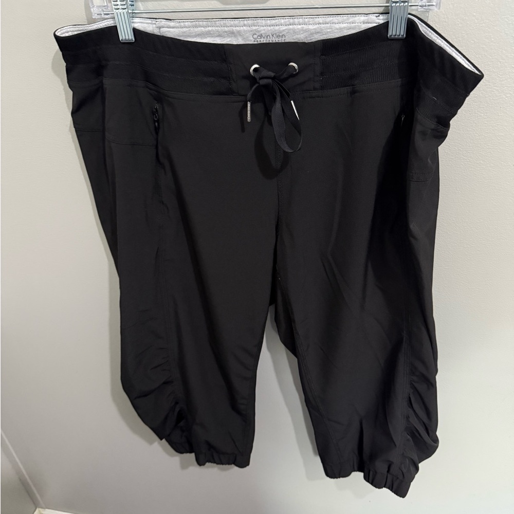 Calvin‎ klein Comfortable At The Gym And Stylish On The Go Capris Size 1X Sleek